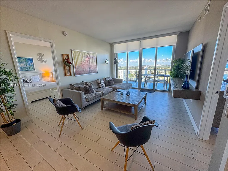 2600 E Hallandale Beach Blvd #T3208 — Photo 2