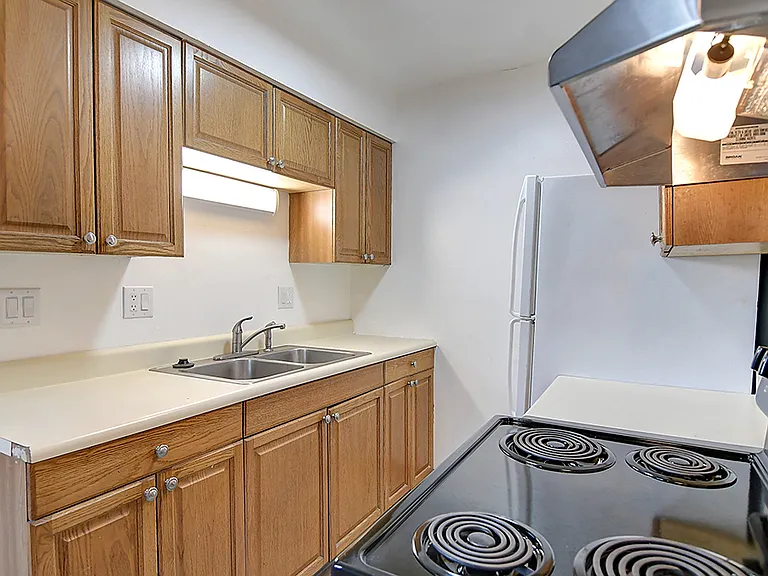 1077 Frederick Drive — Photo 29