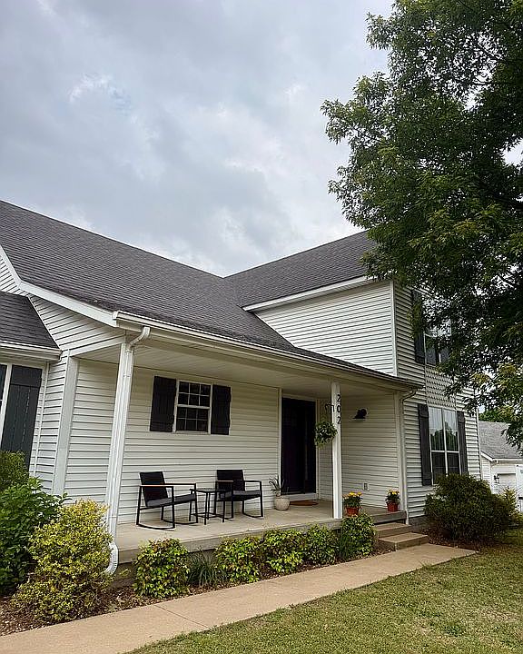 1st image of 202 Briarbrook Dr