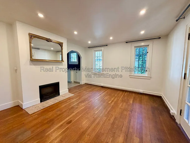 152 Gordon St — Photo 2