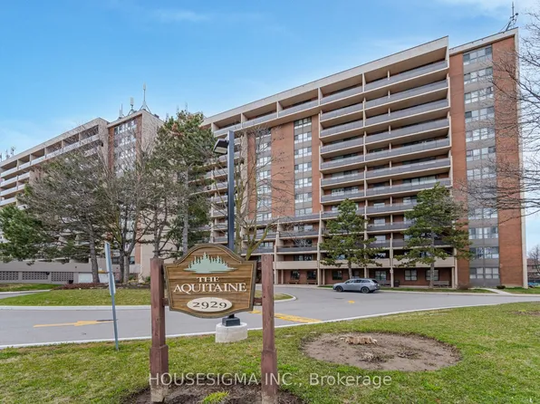 2929 Aquitaine Ave #408, Mississauga, ON L5N 2C7