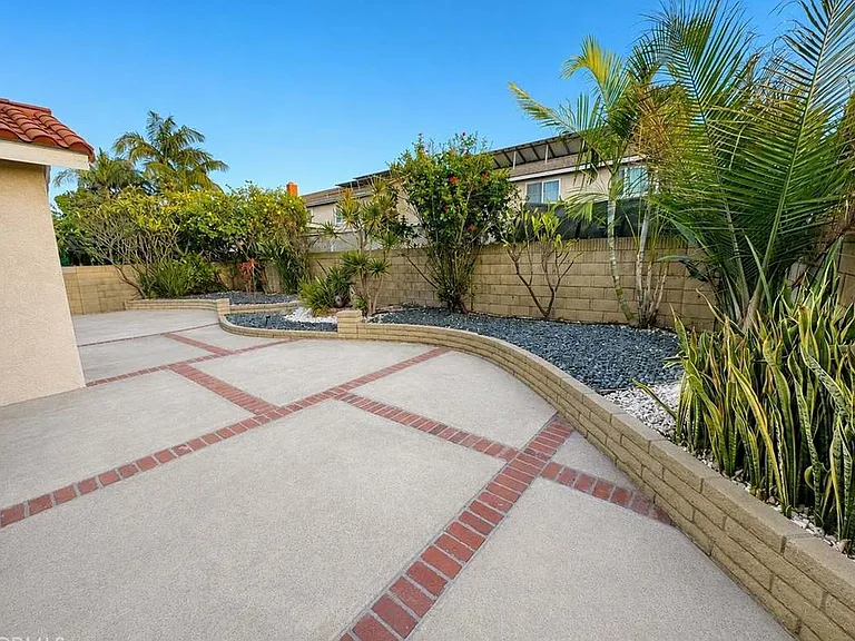 14222 Enfield Cir — Photo 13