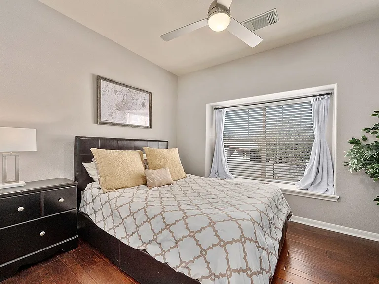 2905 Saville Loop — Photo 17