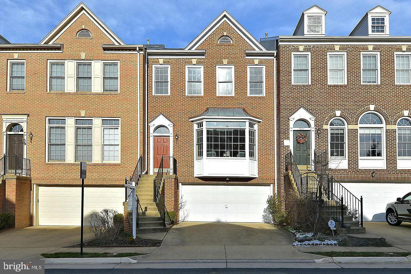 3 bed, 3.5 bath, 2861 sqft, $4,700 — Photo 1