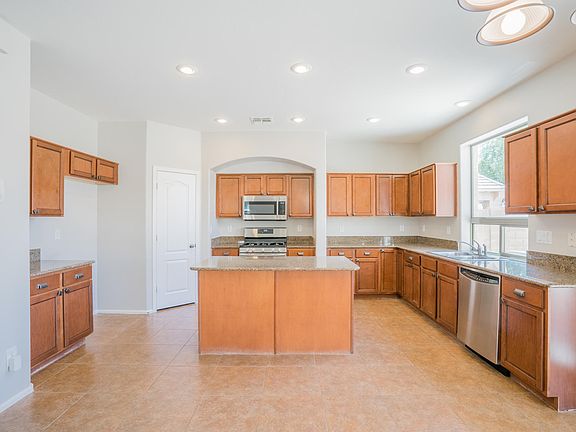 3rd image of 17631 W Georgia Dr