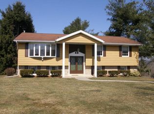 3162 Marian Dr, Manheim, PA 17545