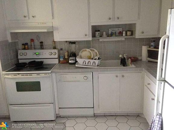 3rd image of 3250 N Palm Aire Dr APT 501