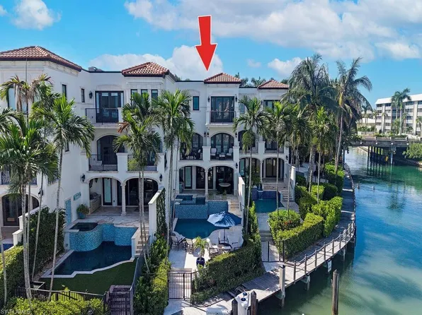 221 Harbour DR #6, NAPLES, FL 34103