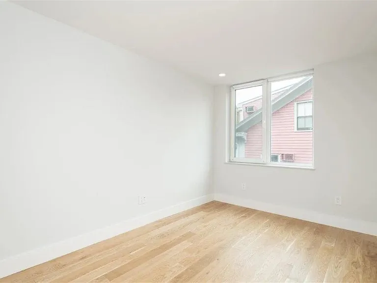 335 Harvard St #7 — Photo 10