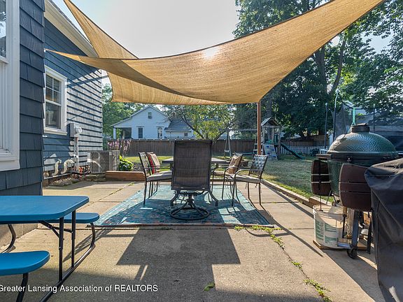 5th image of 318 Washington St