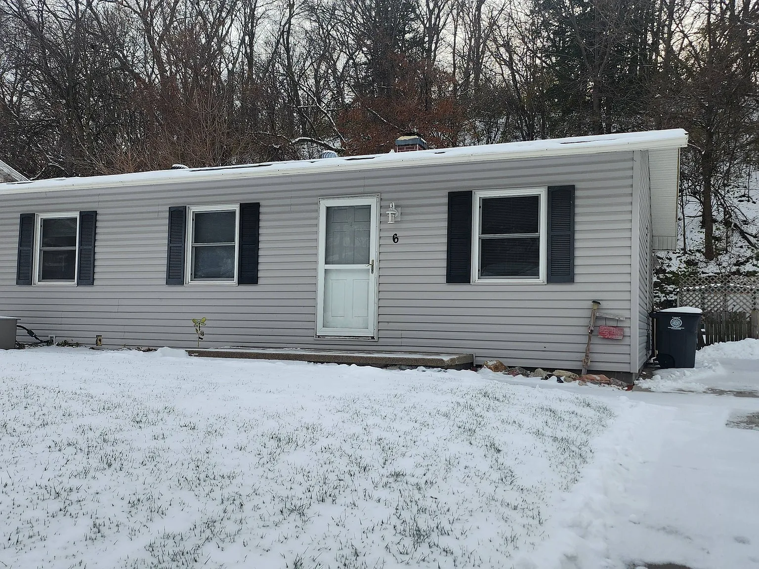 3 bed, 1189 sqft, $1,700 — Photo 1