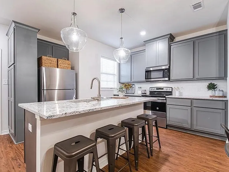 3105 Green St #111 — Photo 7