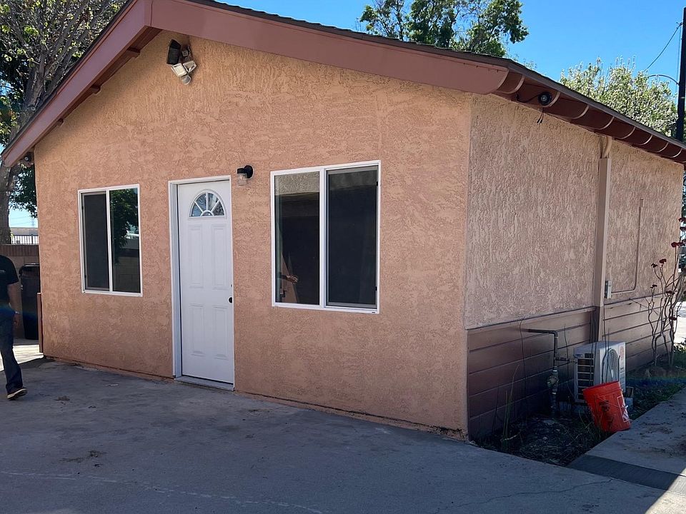 2nd image of 15336 1/2 Woodruff Pl