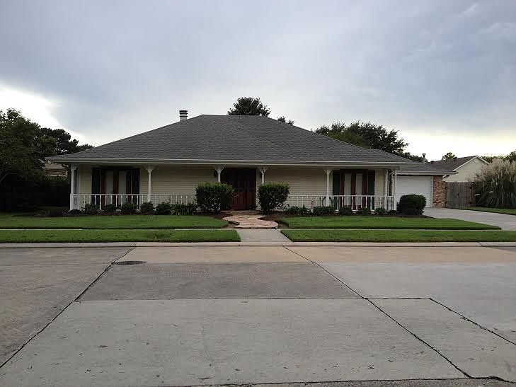 1st image of 802 San Antonio Blvd