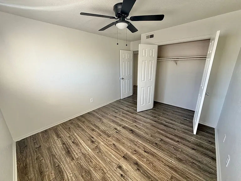 7321 Melrose Ln — Photo 10