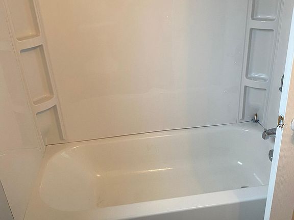 5th image of 1454 Russell Ave APT 3