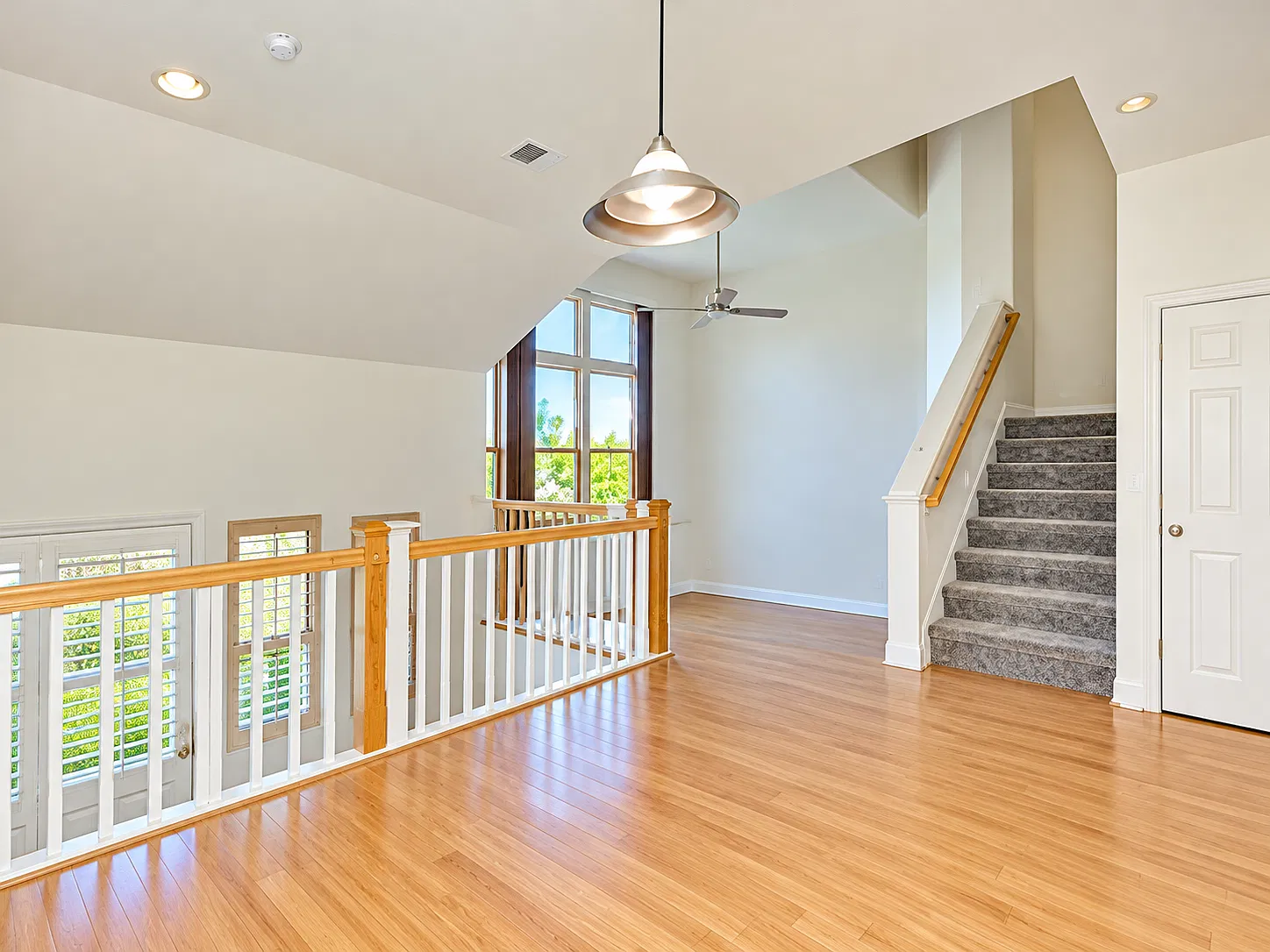 3 bed, 1928 sqft, $6,995 — Photo 4