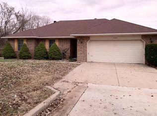 1820 N Pearson Dr, Springfield, MO 65802