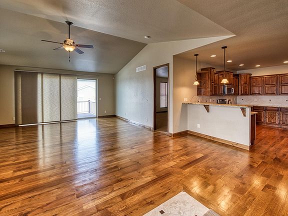 101 Villa Way (25)