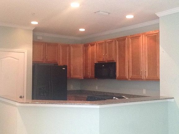 4th image of 105 E Pine Hollow Trl