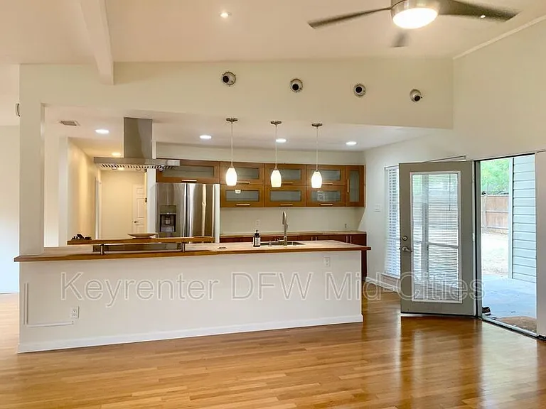 501 Nottingham Dr — Photo 5