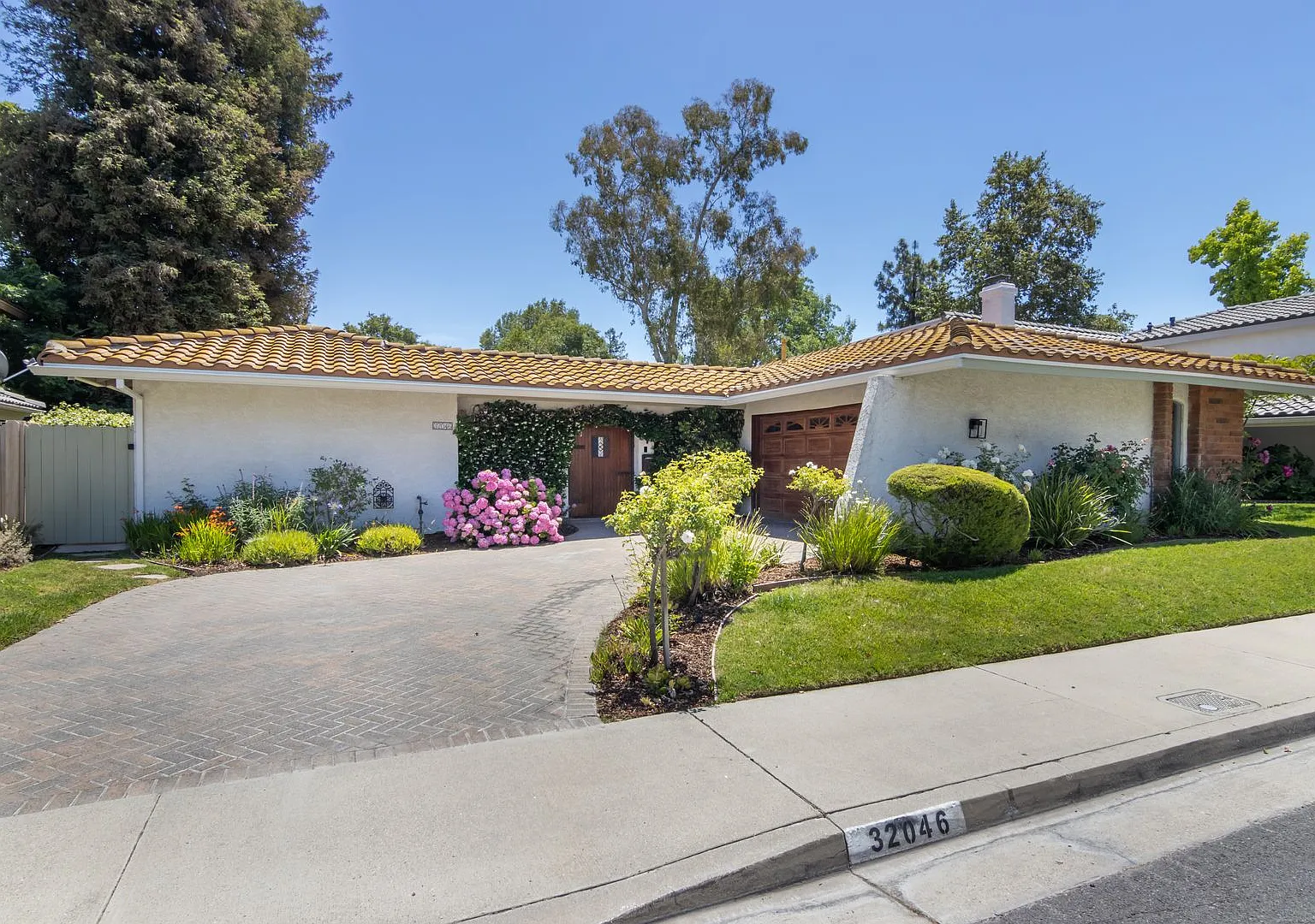 Beautiful First Neighborhood home! — Photo 1