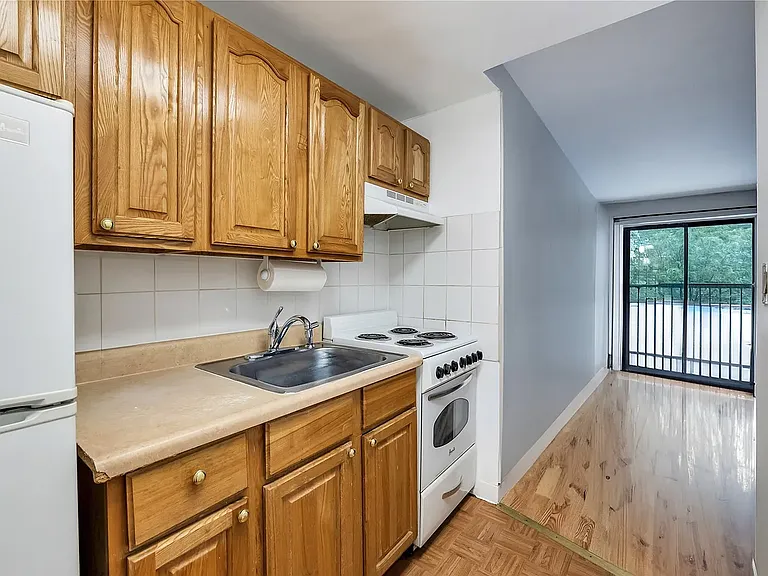 57-25 Van Horn St #2B — Photo 6