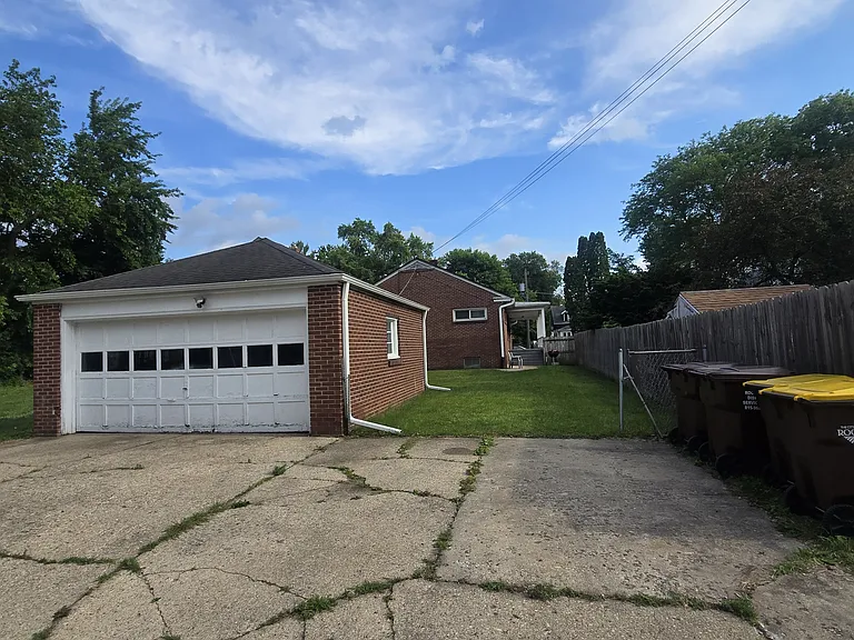 1524 Jackson St — Photo 22