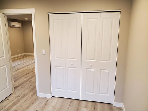 Bedroom closet....same in both bedrooms.