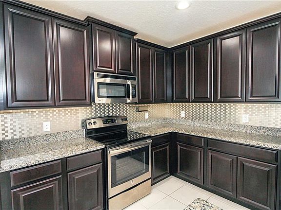 4th image of 147 Sierra Way