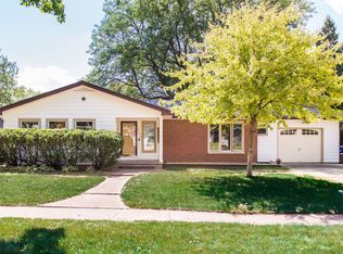 320 W Hillcrest Dr, Dekalb, IL 60115