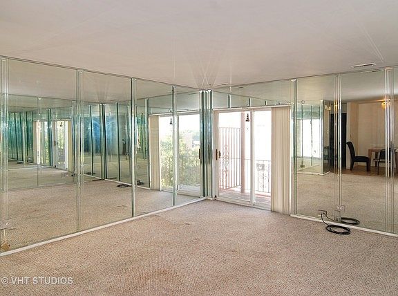2nd image of 1029 Des Plaines Ave APT 402