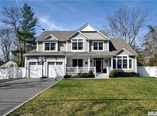 3 Stratford Ave, Greenlawn, NY 11740