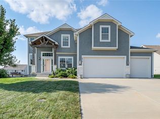 1410 NE 108th St, Kansas City, MO 64155