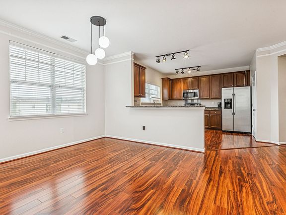 5th image of 522 Knolls Dr Unit 308