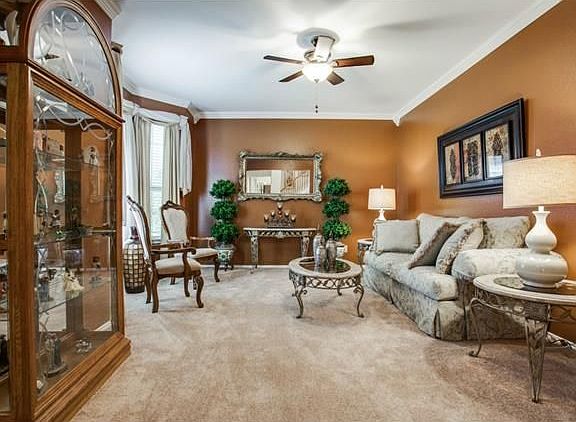 5th image of 407 Maplegrove Dr