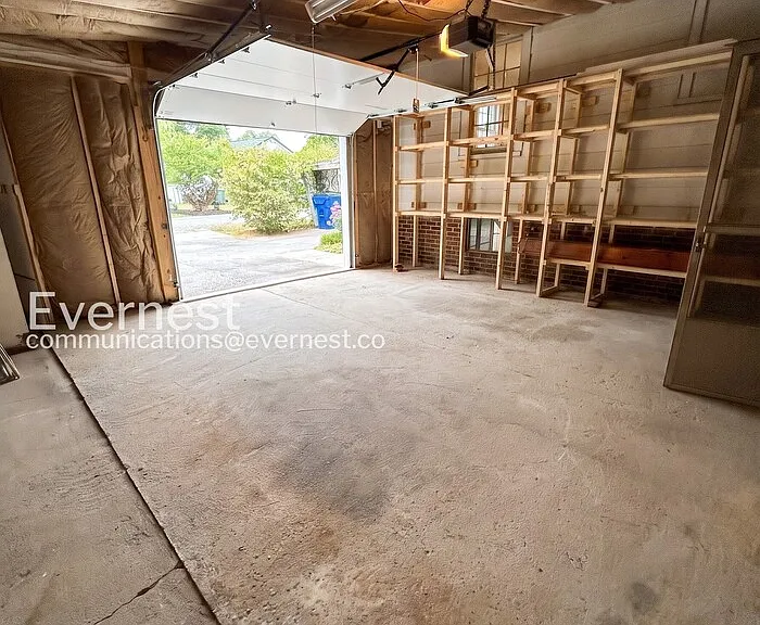 433 Holt Ave — Photo 18