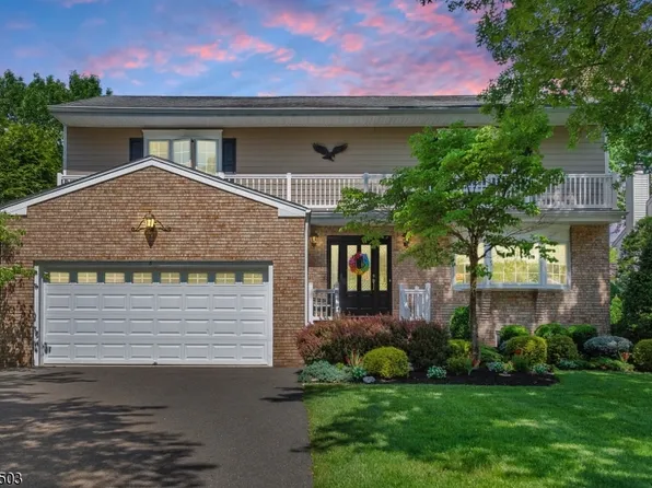 8 Adelina Ct, Cedar Grove Twp., NJ 07009