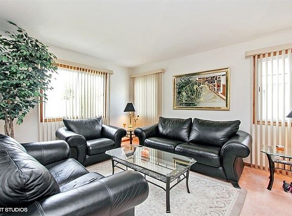 2nd image of 328 White Tail Dr