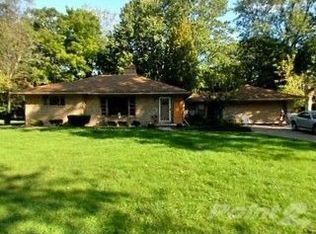 7958 Coventry Ave, Grosse Ile, MI 48138