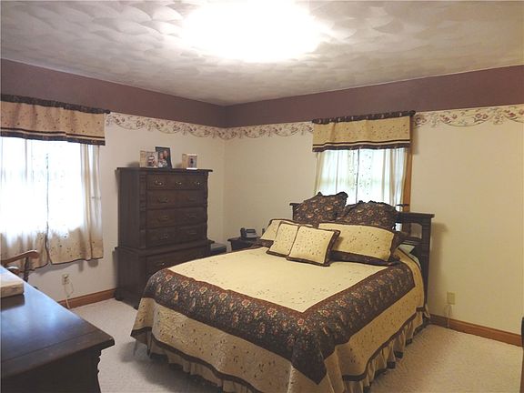 3rd image of 1341 S Hilltop Dr