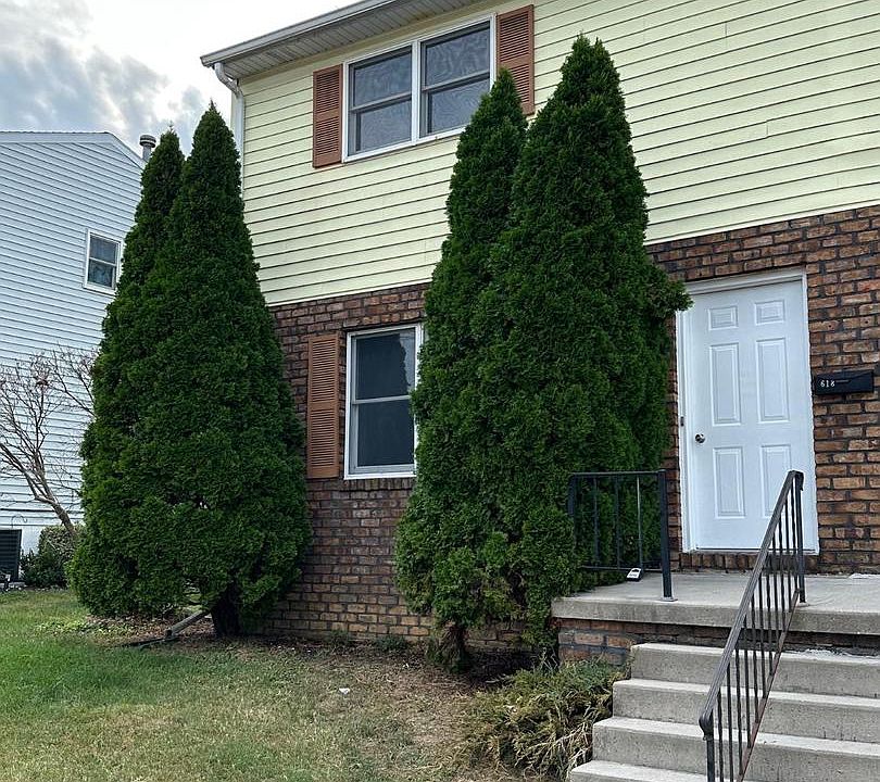 1st image of 618 North St