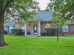 1705 Castlewood Dr, Bossier City, LA 71111