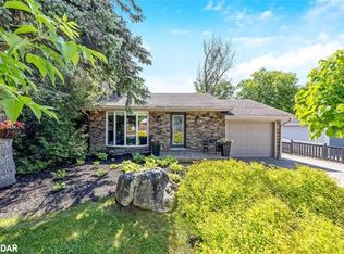 3 Lorne St, Erin, ON N0B1T0