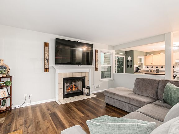 5th image of 1211 N Lancaster Cir
