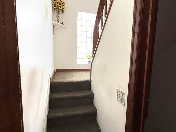 4th image of 5716 S Campbell Ave