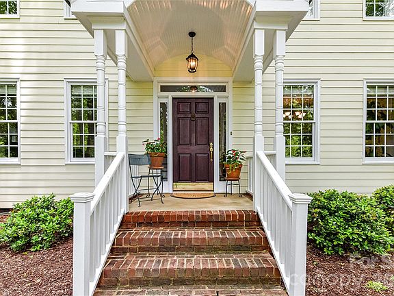 3rd image of 231 Pat Stough Ln