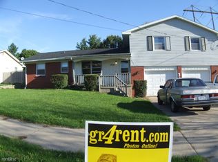 1985 52nd St SE, Kentwood, MI 49508