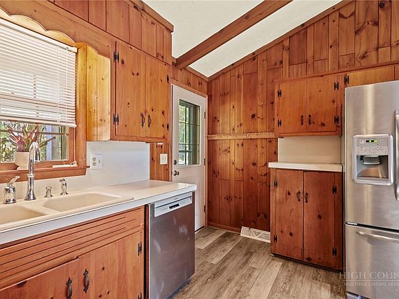 5th image of 455 Boulder Gardens Road