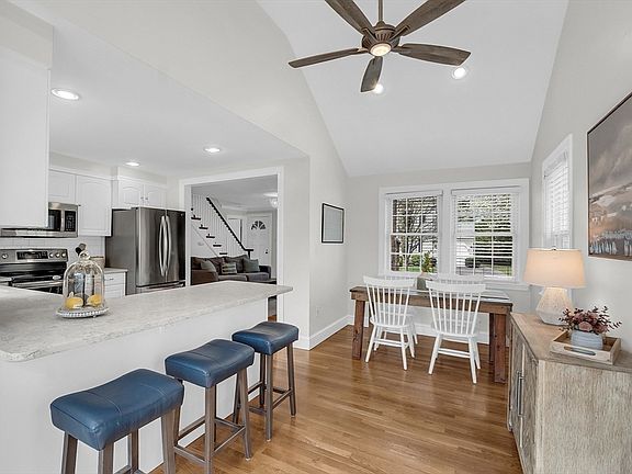 5th image of 88 Antwerp St